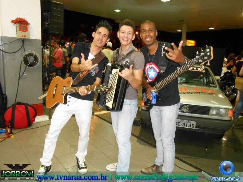 12-03-2013_Diego_Vinicius_Posto_Gasolina_2810329.jpg