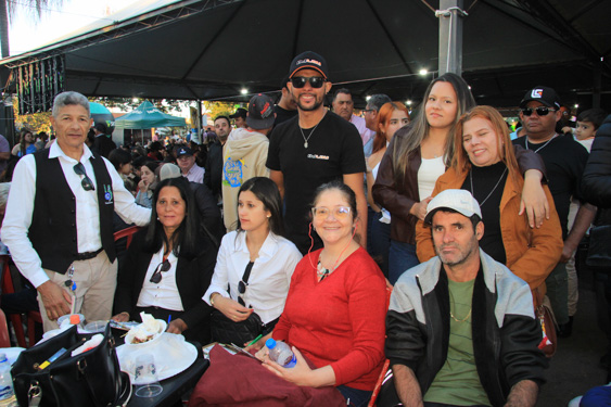 Filename=195.jpg
Filesize=305KiB
Dimensions=960x640
Date added=Aug 11, 2025 195.jpg