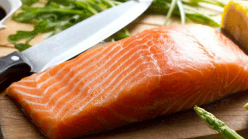 Descubra os benefícios do consumo de salmão