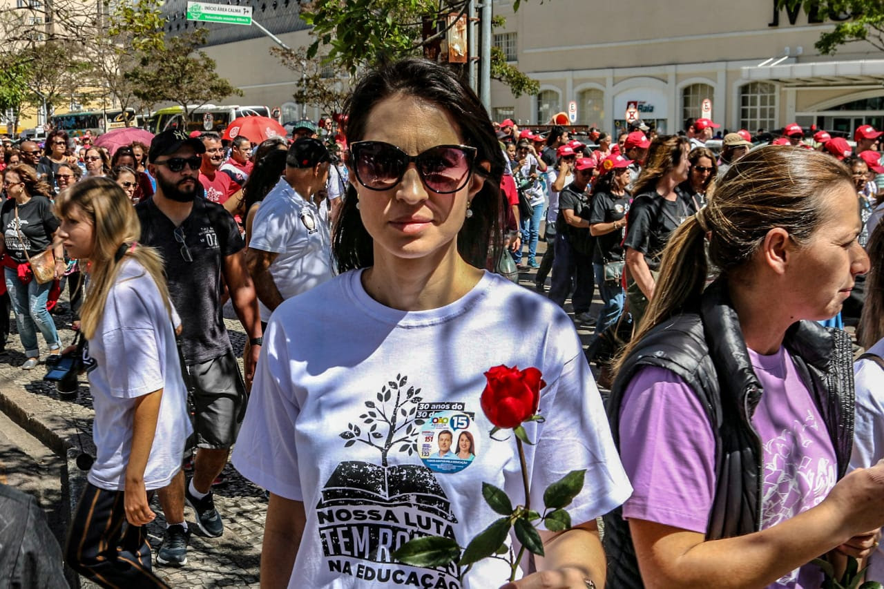Paraná não pode esquecer agressões aos professores, afirma Eliana Cortez