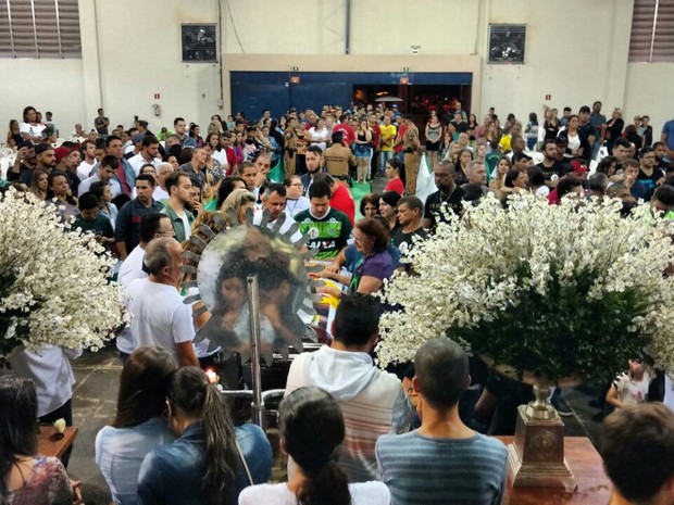Em Cianorte, família e amigos velam o corpo do goleiro Danilo, da Chapecoense
