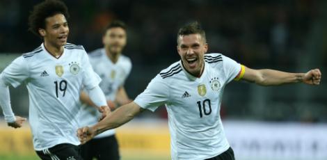 Podolski define vitória da Alemanha sobre Inglaterra com golaço