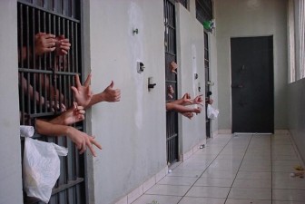 Cadeia de Santo Antônio da Platina mantém 92 presos em espaço construído para 32