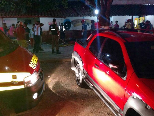 Grupo morre após ser atropelado em calçada em Rodeiro, MG