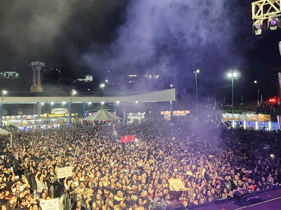 RECORDE DE P&Uacute;BLICO MARCA A ULTIMA NOITE DE SHOW DOS 94 ANOS DE ASSA&Iacute;.