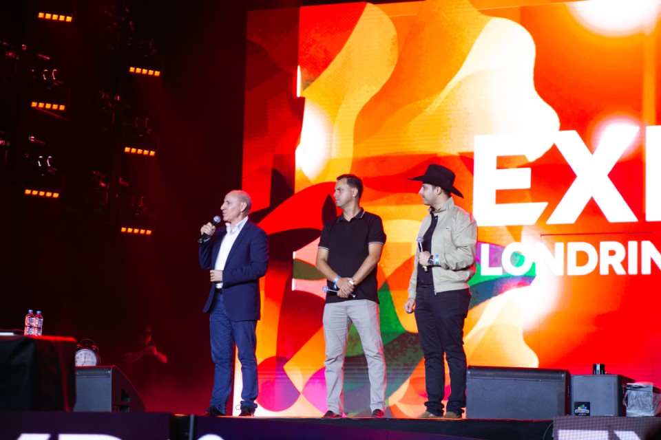 ExpoLondrina re&uacute;ne mais de 10 mil pessoas em noite de f&eacute; e solidariedade